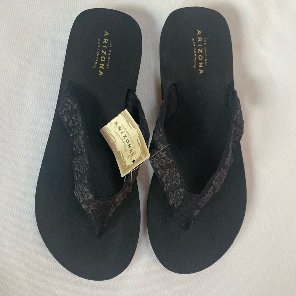 Arizona Lightweight Flip Flops NWT 9/10 Black